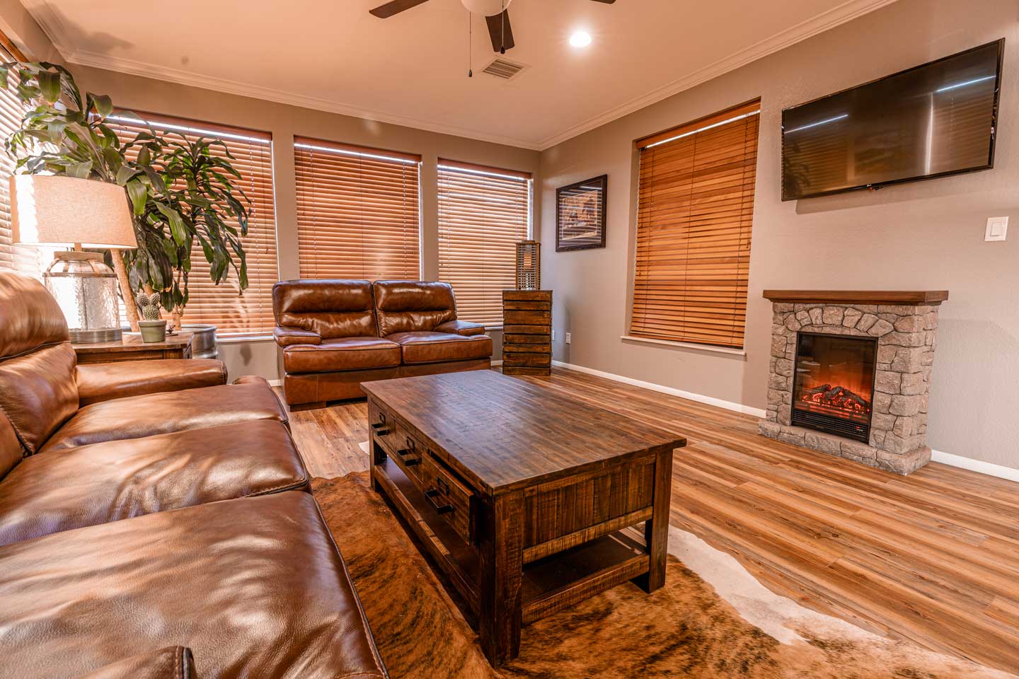 Enterprise Square Apartments interior picture